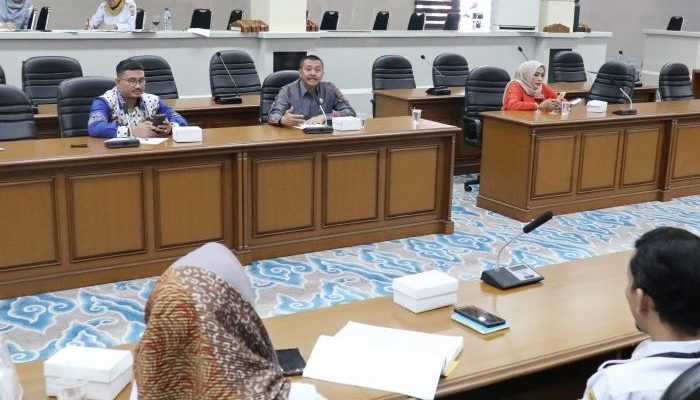 Bahas Rencana Pencabutan Keputusan DPRD yang Sudah Tak Relevan