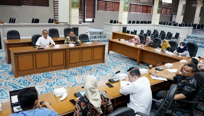 Komisi II Dukung Pembentukan Klinik Utama Perumda Farmasi Ciremai