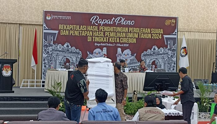 Perhitungan Suara Dapil Lemahwungkuk, KPU Tolak Nota Keberatan Saksi PAN