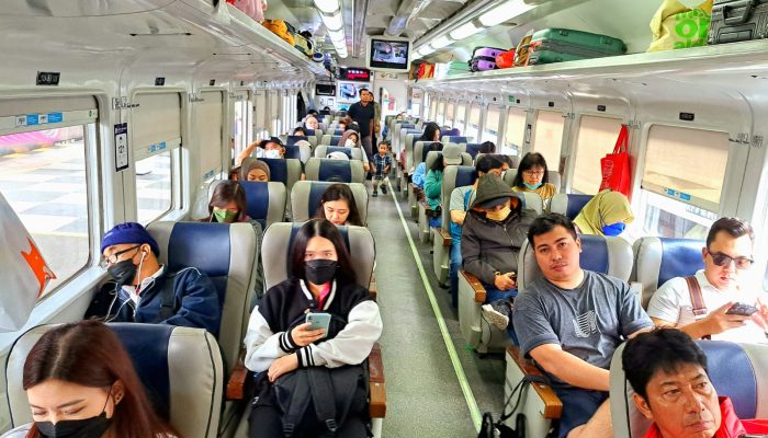 Selama Libur Nataru 2024 KAI Daop 3 Berangkatkan 120.294 Penumpang