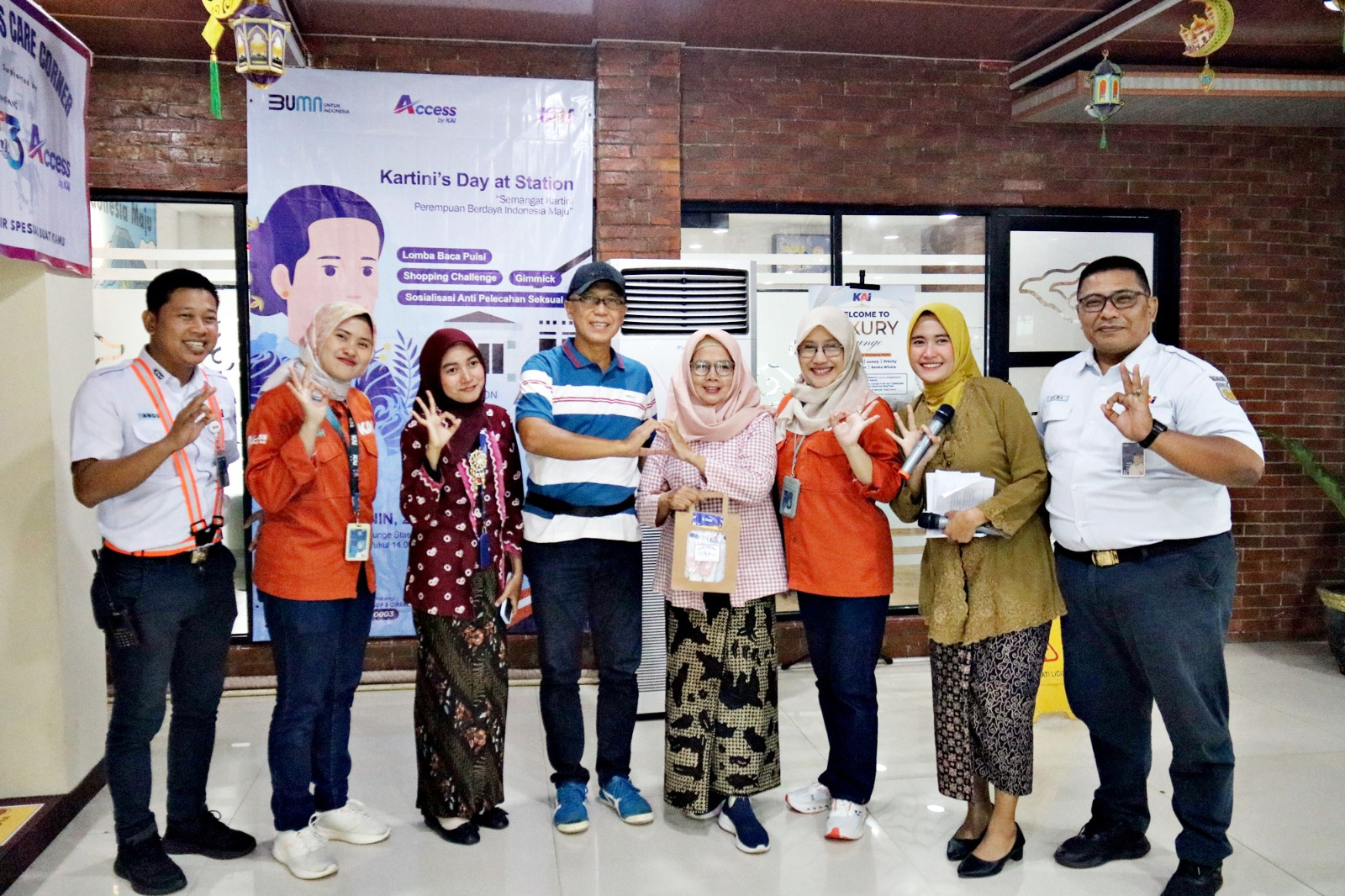 Peringati Hari Kartini, KAI Daop 3 Cirebon Gelar Lomba Baca Puisi.