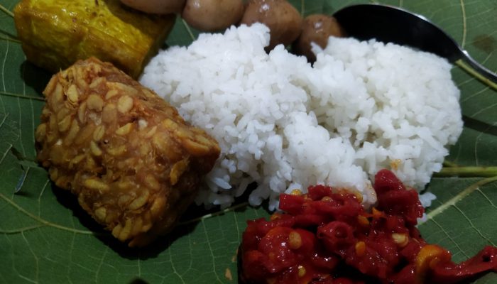 Nasi Jamblang, Kuliner Legendaris dari Cirebon