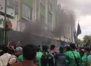 Pengemudi Ojol Cirebon Demo di Depan Balkot, Apa Tuntutannya?