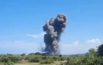 Tangkapan layar ledakan amunisi di Garut.