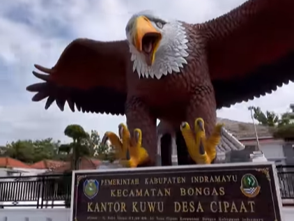 Patung Rajawali Indramayu