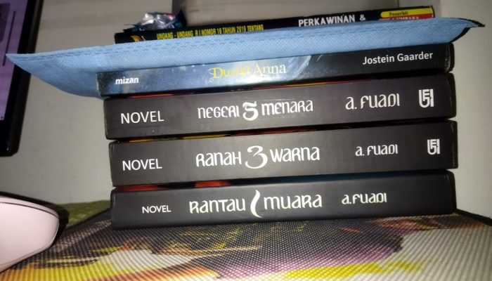 Trilogi Negeri 5 Menara Karya Ahmad Fuadi: Kisah, Nilai, dan Relevansi untuk Generasi Muda