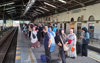 Libur Panjang Waisak 2025, Penumpang Kereta Api Daop 3 Cirebon Melonjak