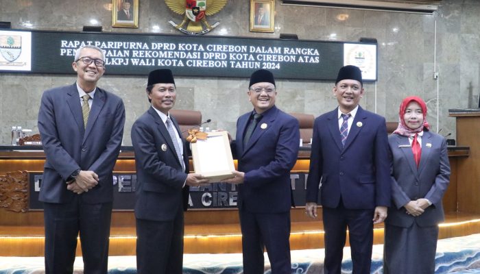 Rapat Paripurna, DPRD Sampaikan Rekomendasi LKPj Walikota Cirebon Tahun 2024