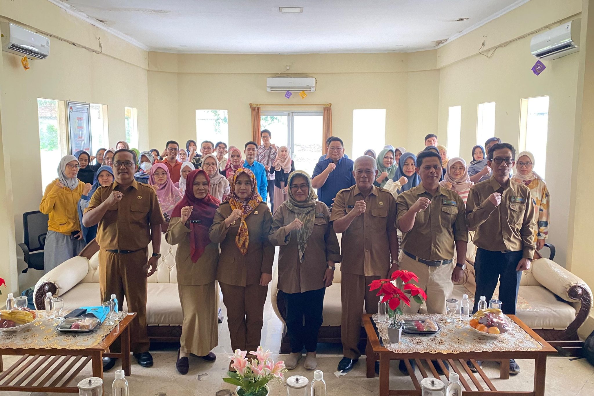 Pemkot Cirebon sosialisasikan perizinan berbasis risiko.