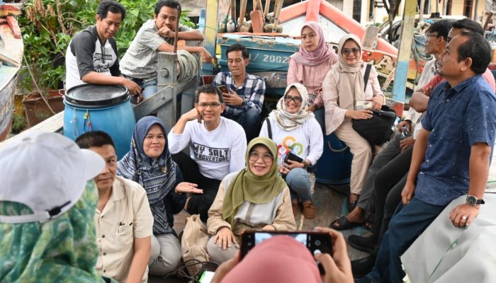 Uji Coba Restoran Apung di Pantai Baro, Cirebon Mulai Sentuh Potensi Wisata Bahari
