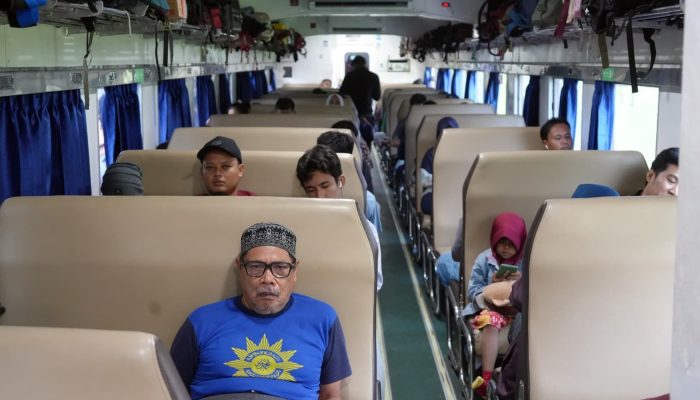 Layanan KA Ekonomi PSO di Daop 3 Cirebon, Dukung Akses Transportasi Merata dan Berkelanjutan