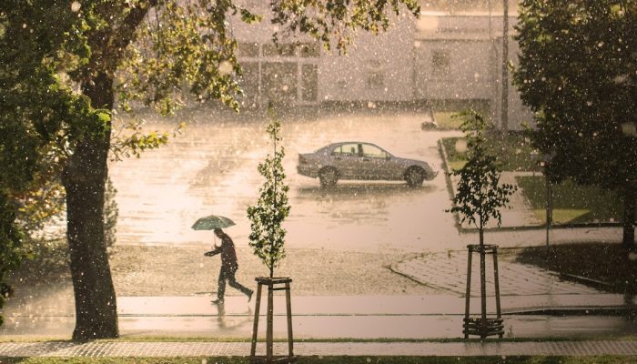 Hujan Masih Sering Terjadi, Apa Penyebabnya?