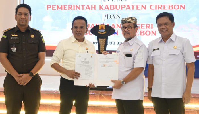 Pemkab Cirebon dan Kejari Teken MoU untuk Kawal Transparansi Dana Desa