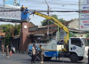 Pemkab Cirebon Tertibkan Kabel Jaringan Telekomunikasi Sepanjang 5,7 Km di Kecamatan Sumber