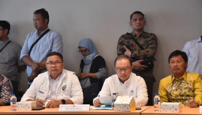 Bupati Kuningan Hadiri Penandatanganan MoU Percepatan Pengentasan Kemiskinan
