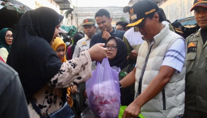 DLH Kota Cirebon Optimalkan 32 Bank Sampah, Hadirkan Inovasi ATM Sampah