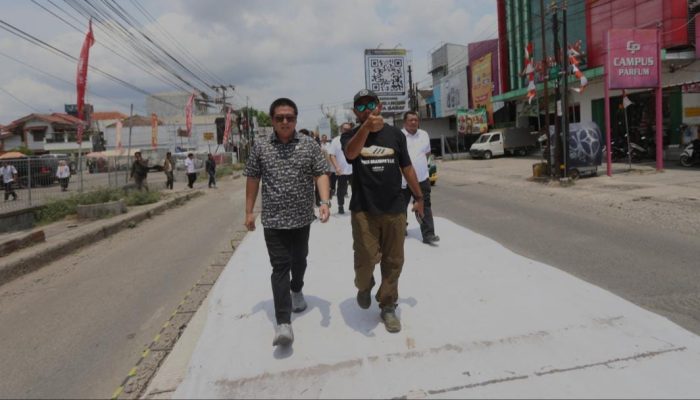 Komisi II DPRD Kota Cirebon Tinjau Progres Betonisasi Jalan Ciremai Raya