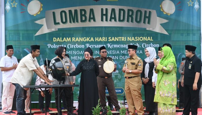 Polresta Cirebon Gelar Lomba Hadroh dan Khitanan Massal Peringati Hari Santri Nasional 2025