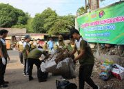 DLH Kota Cirebon Ajak Warga Jaga Lingkungan Lewat Aksi Bersih-Bersih TPS Rajawali