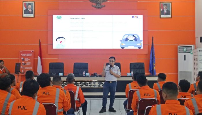 Tingkatkan Profesionalisme dan Keselamatan, KAI Daop 3 Cirebon Gelar Pembinaan Penjaga Perlintasan