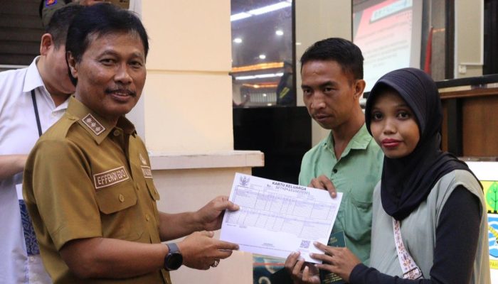 Penyerahan Buku Nikah Wujud Komitmen Pemkot Cirebon terhadap Legalitas dan Perlindungan Warga