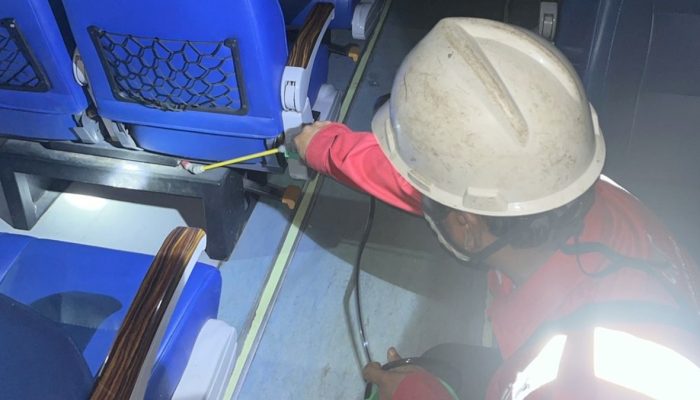 KAI Daop 3 Cirebon Rutin Lakukan Pest Control dan Fumigasi Demi Kenyamanan Penumpang