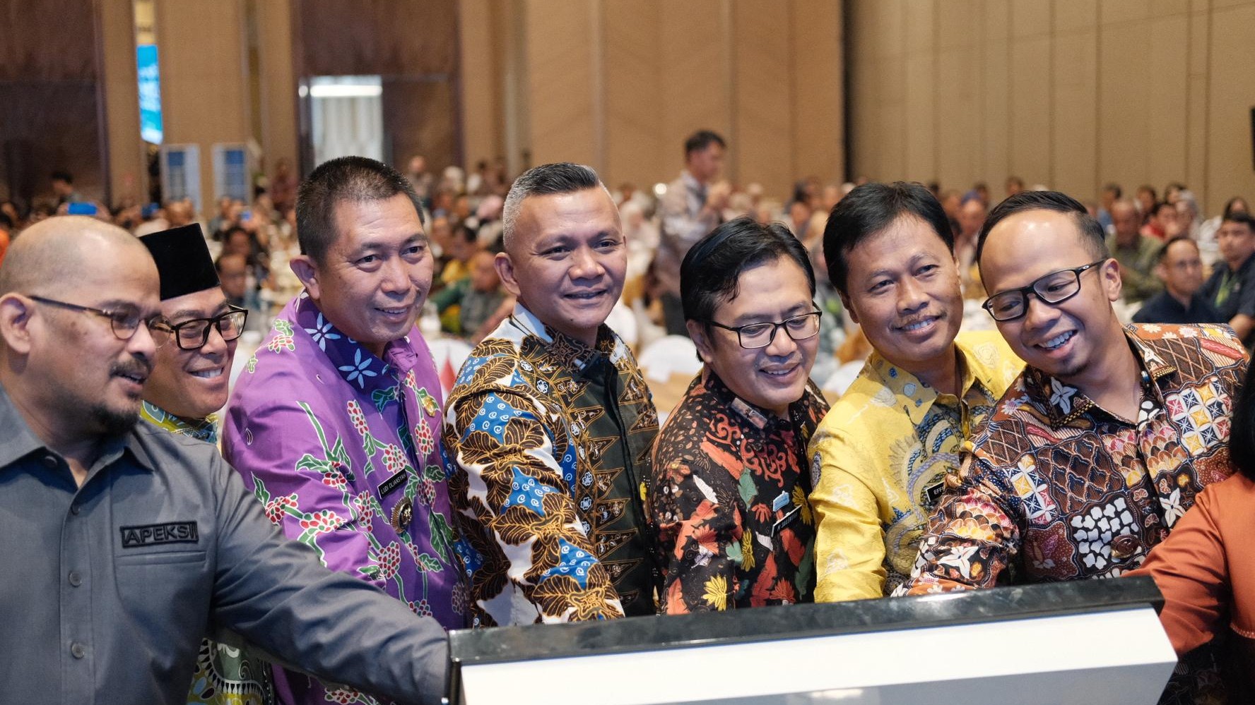 rembug fiskal apeksi