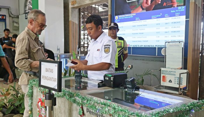 KAI Daop 3 Cirebon Beri Diskon 30% Tiket KA Ekonomi Non-Subsidi Saat Libur Nataru