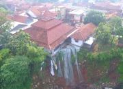 Masjid Bersejarah Mahar Syisidik di Cirebon Terancam Ambruk Usai Banjir Cipager Gerus Pondasi