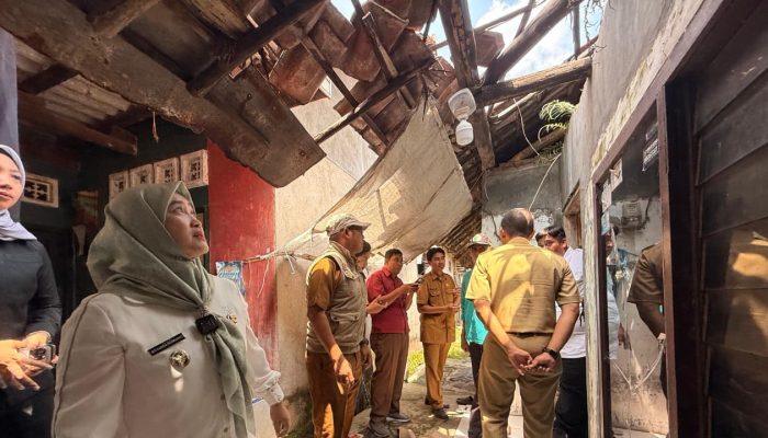 Pemkot Tinjau Rumah Ambruk, Pastikan Bantuan Terealisasi Tahun Ini