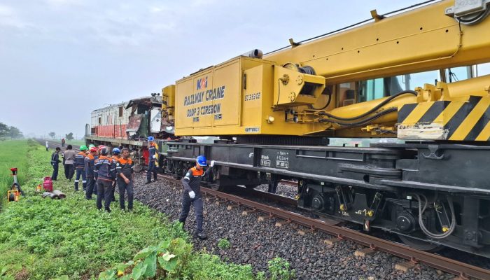 KA Menoreh Alami Gangguan di Cirebon, KAI Daop 3 Sampaikan Permohonan Maaf