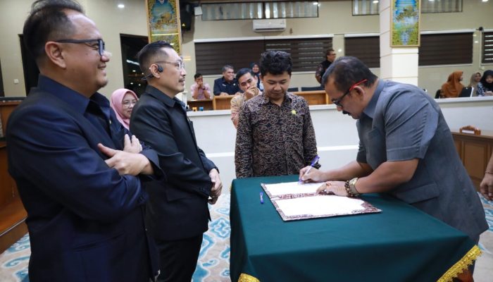 DPRD Kota Cirebon Umumkan Perubahan Susunan Fraksi dan Alat Kelengkapan Dewan