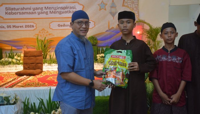 Pekerja Finance Kilang Balongan Santuni Anak Yatim saat Buka Puasa Bersama